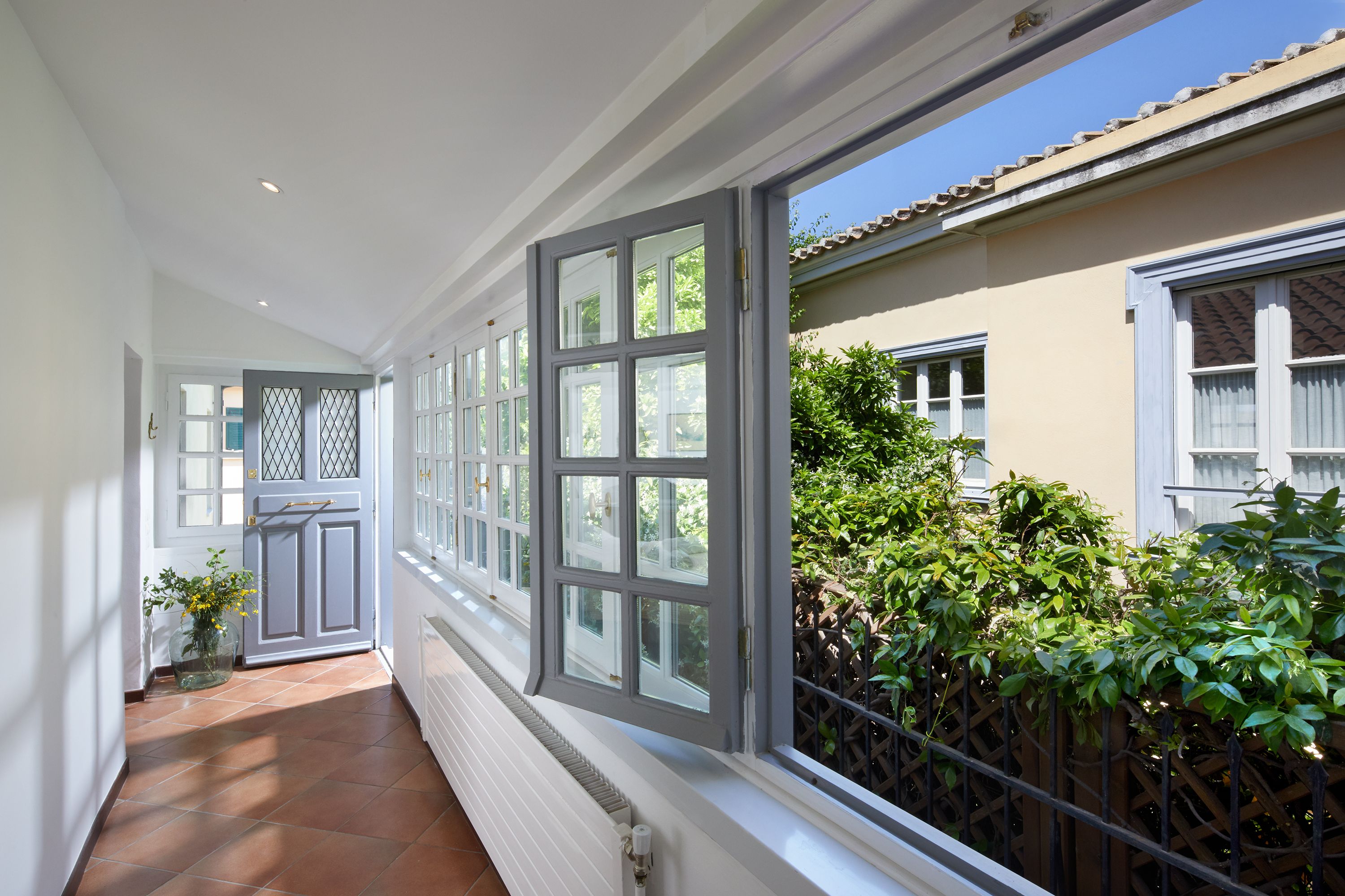 Pano hallway view